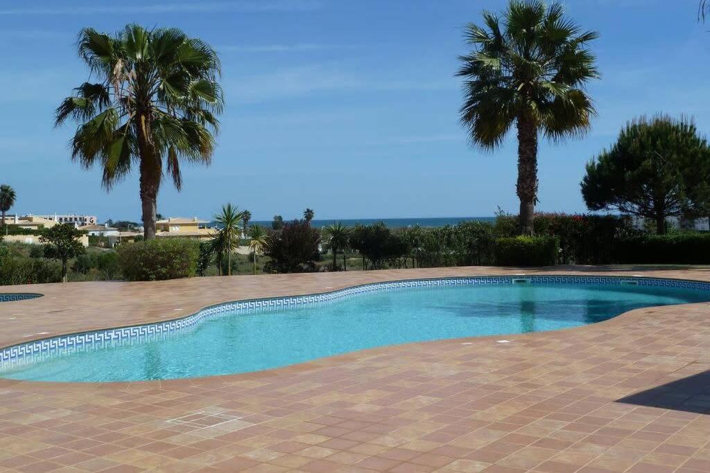 Great 2 Bedroom Apartment With Communal Pool ラゴス エクステリア 写真