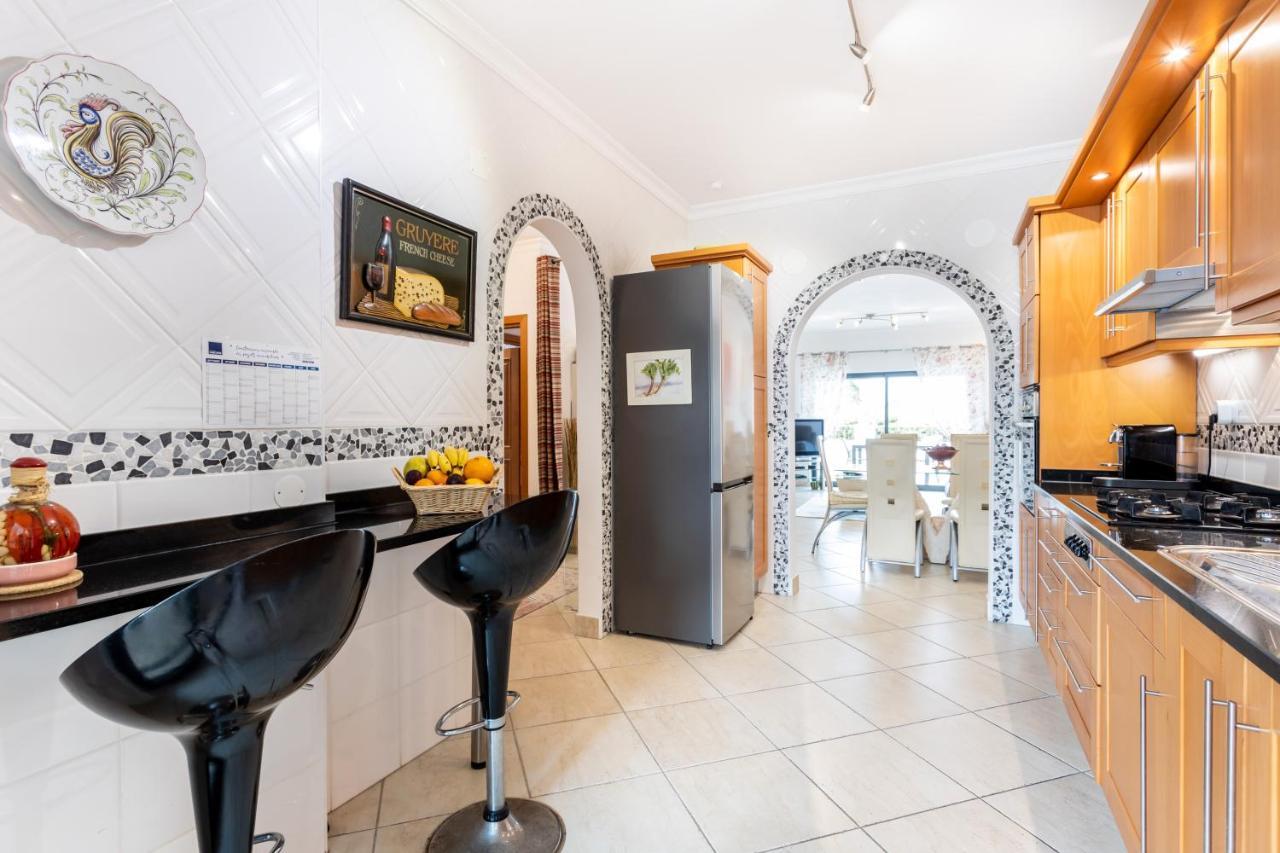 Great 2 Bedroom Apartment With Communal Pool ラゴス エクステリア 写真